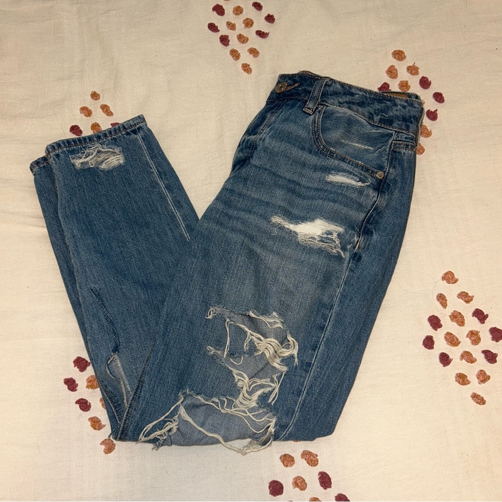 American Eagle Medium Wash Mom Jeans – Size 4